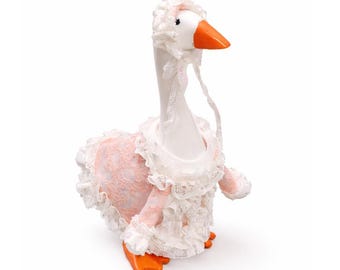 7-Inch Desktop Goose Victorian Lace Dress Outfit – Pink Shabby Boho Style