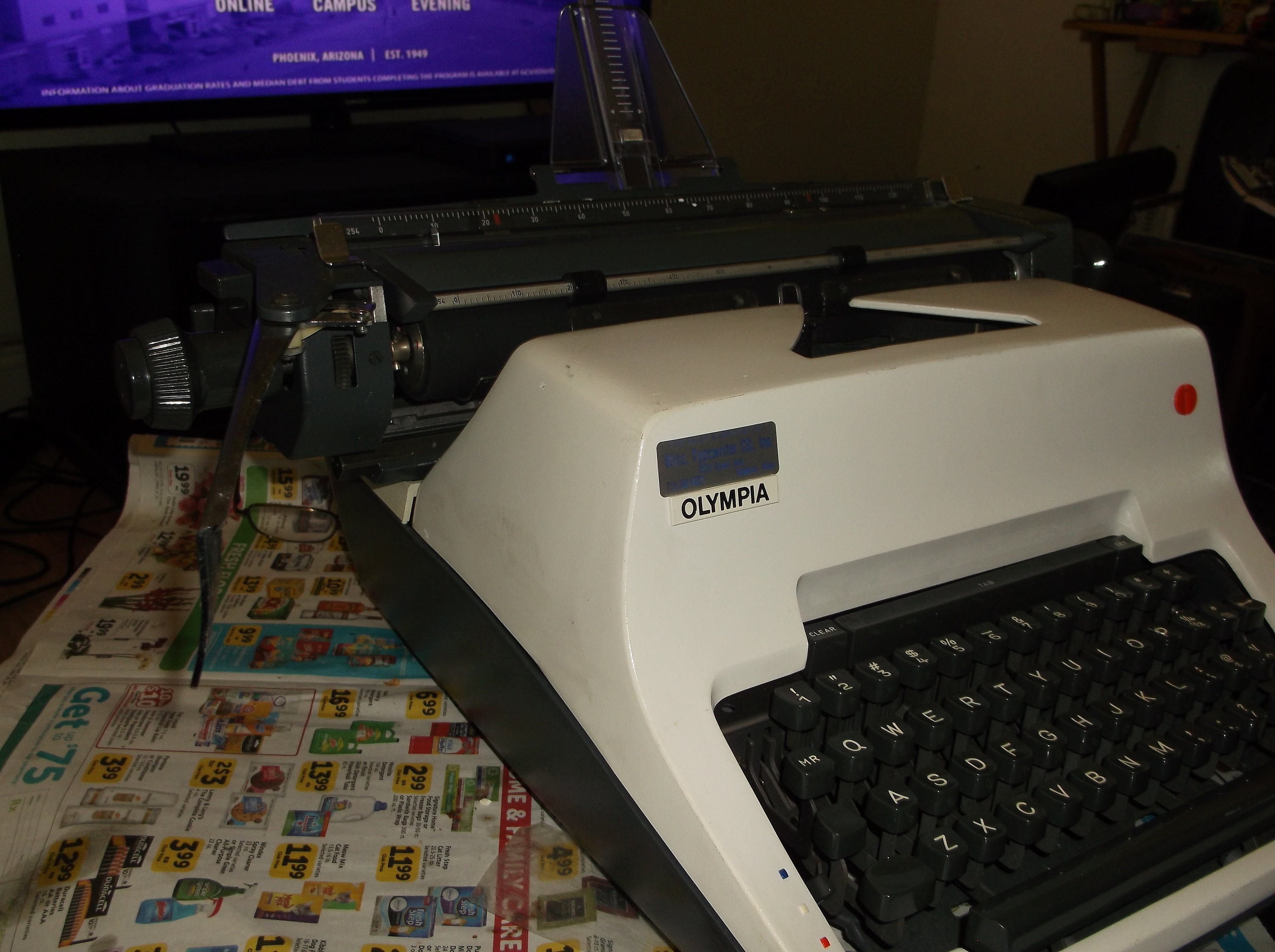 Olympia Vintage 1960s Manual Typewriter Heavy Duty Office Machine