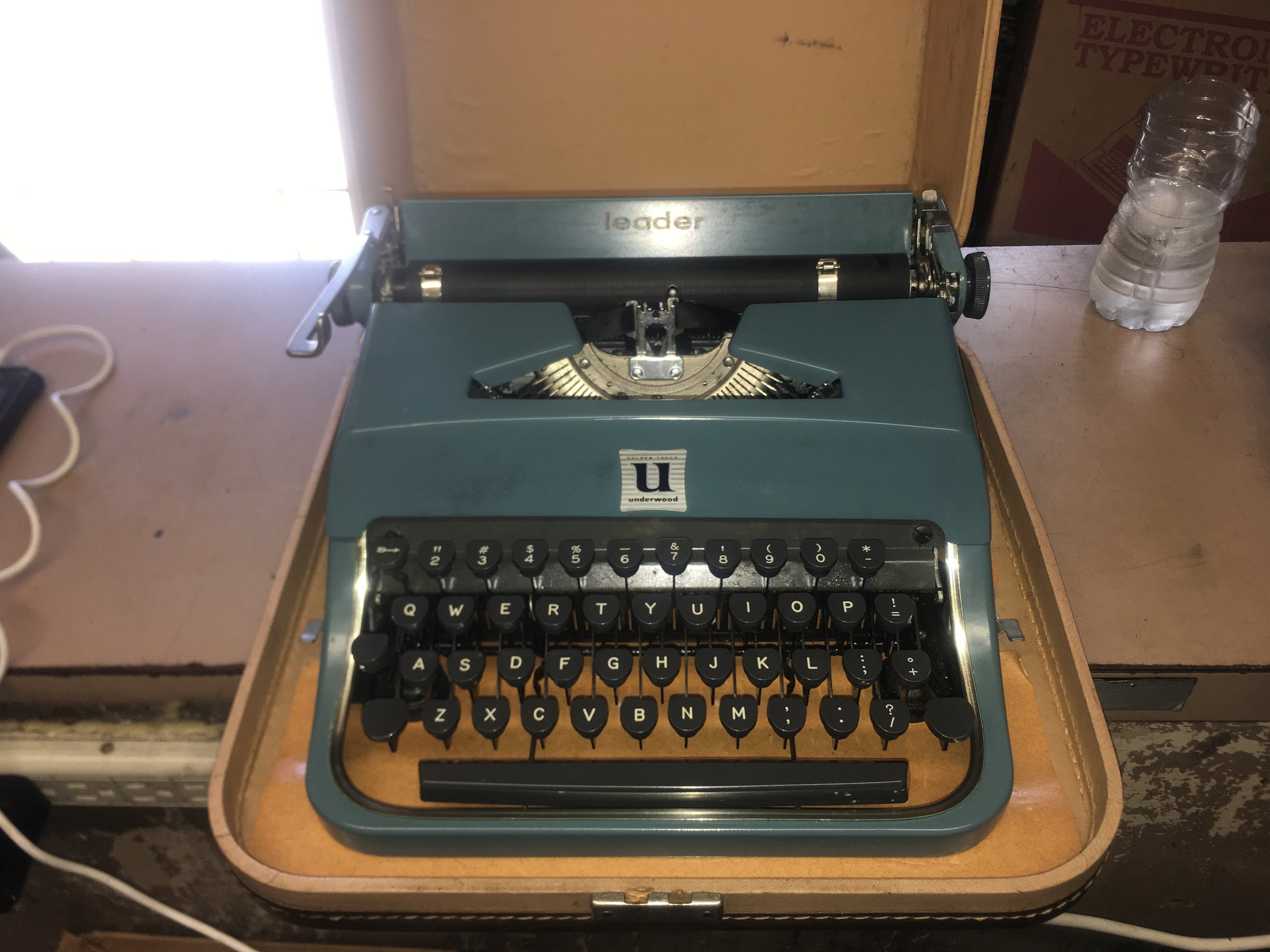 Royal Classic Manual Metal Typewriter Machine with Storage Case