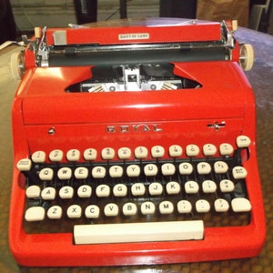 Authenic  1950s  Restored Condition Candy Red Royal Quiet DeLuxe Typewriter