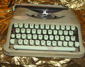 ビンテージIBM Selectric II電動タイプライター：レトロオフィス