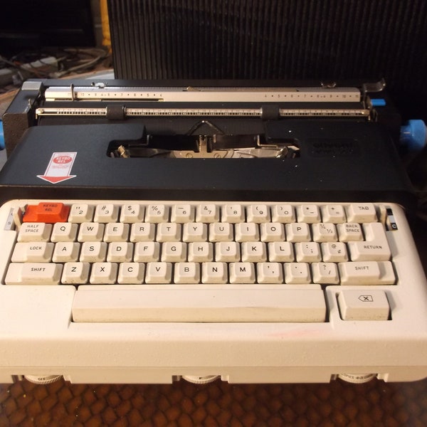 Olivetti Lettera 36-C Self-Correcting 1970s Electric Portable Typewriter Itallian Design