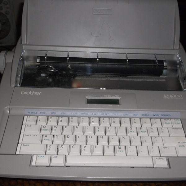 Brother SX-4000 Electronic Typewriter With Displsy Re-Furbished