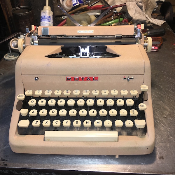 1950s Brown Vintage Royal Quiet Deluxe Manual Portable Typewriter  Re-Conditioned