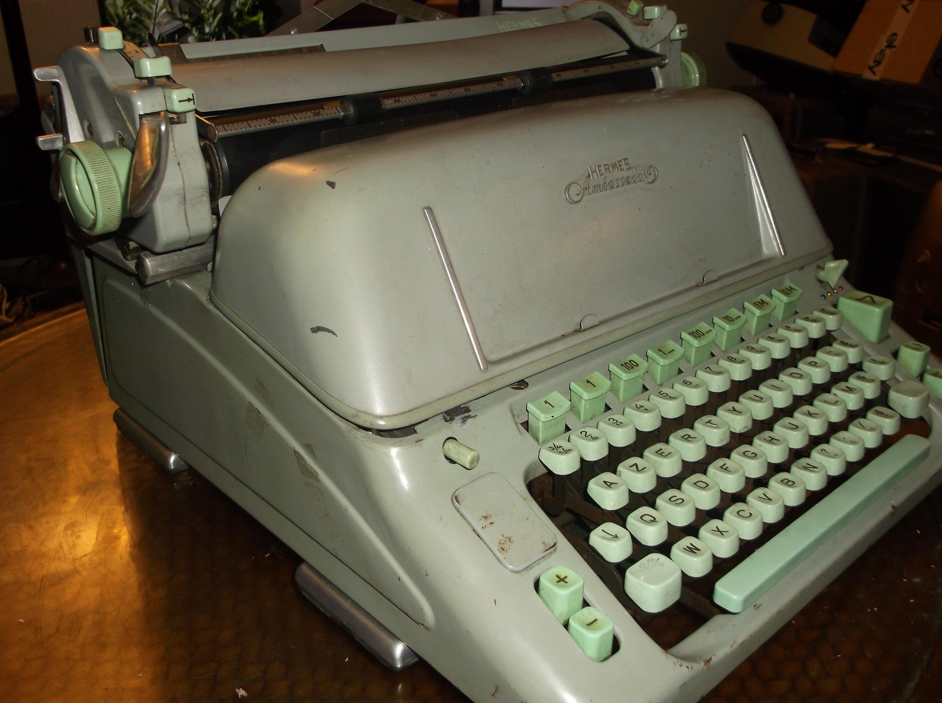 エルメス アンバサダー タイプライター界のロールスロイス ヘビー