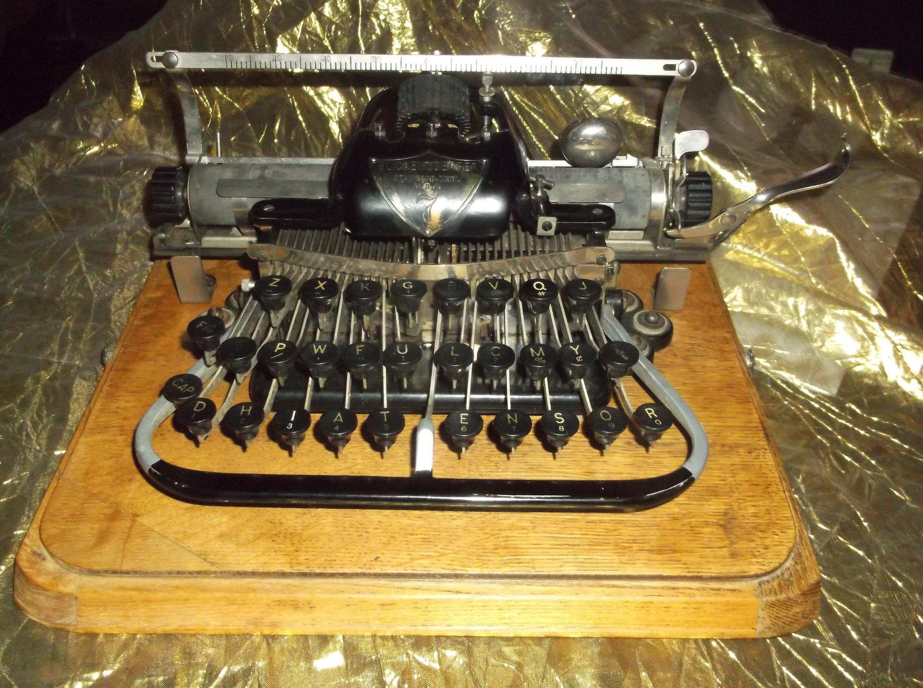 BLICKENSDERFER タイプライター Blickensderfer number 7 typewriter with Leather case.