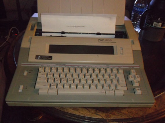 Retro Typewriter Keyboard: A Writer's Dream Come True - Due South