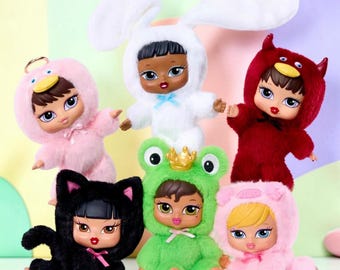 Authentic Bratz Bratziez Iconz Plush Keychain Blind Box, Y2K Kawaii Doll Toy, Cute Bag Charm Collectible Gift