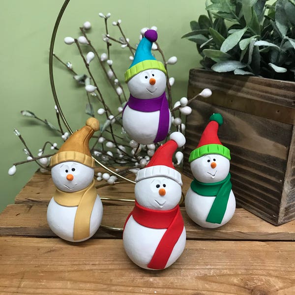 Sneeuwpop ornament, kerstornament, sneeuwpop, kleiornamenten, gepersonaliseerde ornamenten, vakantiedecor, sneeuwpopdecoratie