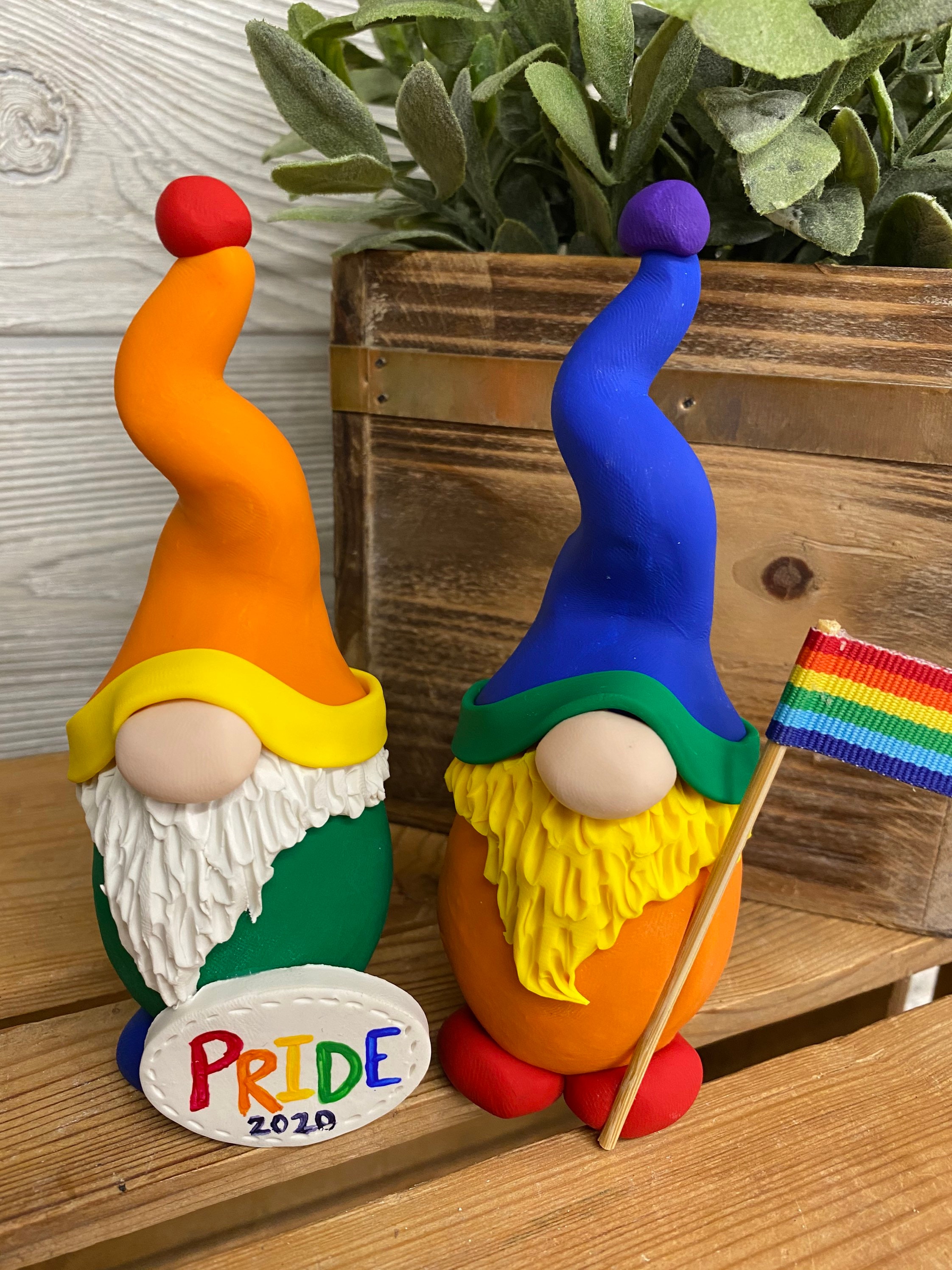 Gartenflagge 'Love Gnomes No Bounds' – 30,5x45,7 Cm, Doppelseitig, LGBTQ Regenbogen, Wetterfest
