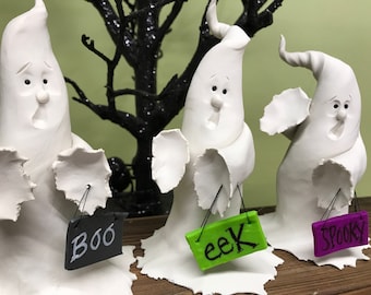 Ghost Holding Halloween Signs, Spooky, Eek, Boo, Halloween Ghost, Ghosts, Ghost, Halloween Decoration