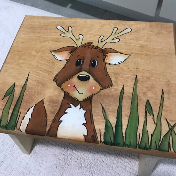 Step Stool, Deer Step Stool, Wildlife step stool, kids foot stool,Personalized stool, Hand painted kids furniture, gift for kids, Buck