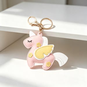 Personalisierte Anfang Einhorn Schlüsselbund, Cartoon Einhorn Taschenanhänger, benutzerdefinierte Brief Schlüsselring, niedliches Einhorn Accessoire, Geschenk für Mädchen