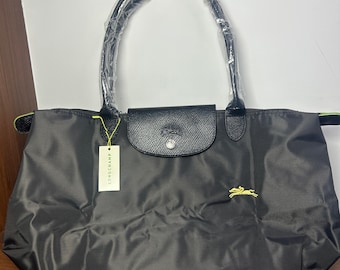 Longchamp Große schwarze Nylon-Einkaufstasche mit Lederbesatz - Faltbare, leichte Handtasche für den Alltag, Geschenk für Sie