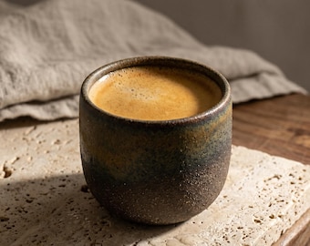Minimalistische Wabi-Sabi keramische espressokop | Handgeglazuurde theekop van steengoed (80-210 ml) | Klein organisch modern cortado glas | House Wave