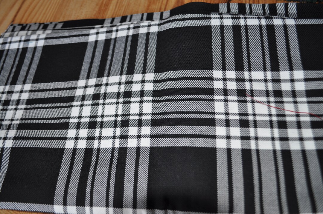 Menzie black and White Tartan Fabric. Poly Viscose. Machine - Etsy