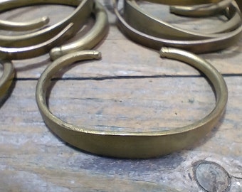 Vintage lot of 13 brass Bracelet x356