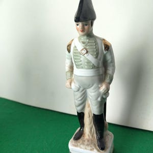 Vintage French Porcelain figurine Soldier Napoleon &quot;Grenadier Company&quot; x469