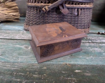 French Vintage Brittany Carved Wood Bretonne Souvenir Trinket Box B172