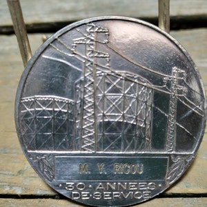 Médaille vintage française d'entreprise d'électricité en métal argenté signée henri Dropsy 1884-1969 x341 image 2