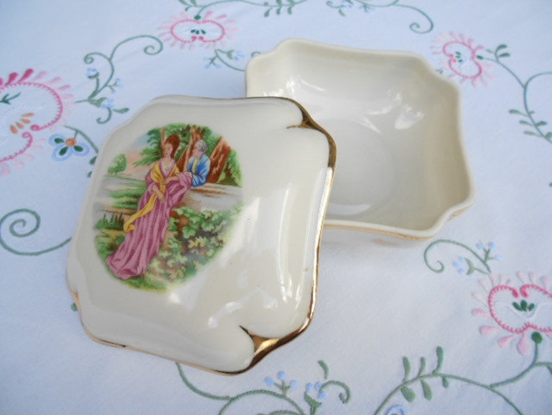 Limoges Porcelain Vintage French Trinket Box A101 image 1