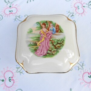 Limoges Porcelain Vintage French Trinket Box A101 image 2