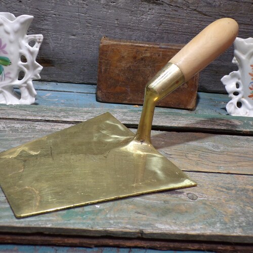 French Vintage Brass trowel shops marked La Parisienne s867