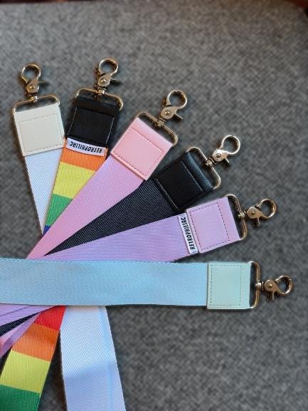 Pin trading lanyard - Etsy 日本