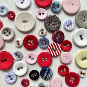 Assorted vintage fabric covered buttons joblot 30pcs Sewing Card making Scrapbooking Crafts