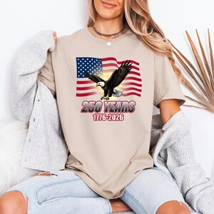 Retro Bald Eagle Top, America 250 T-Shirt, Vintage US Flag Gear, 1776-2026 Patriot Tee, Fourth Of July Present For Dad Patriot Tee immagine 9