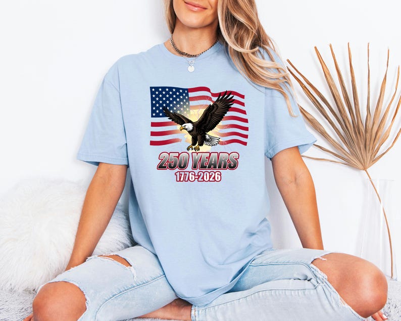 Retro Bald Eagle Top, America 250 T-Shirt, Vintage US Flag Gear, 1776-2026 Patriot Tee, Fourth Of July Present For Dad Patriot Tee immagine 7