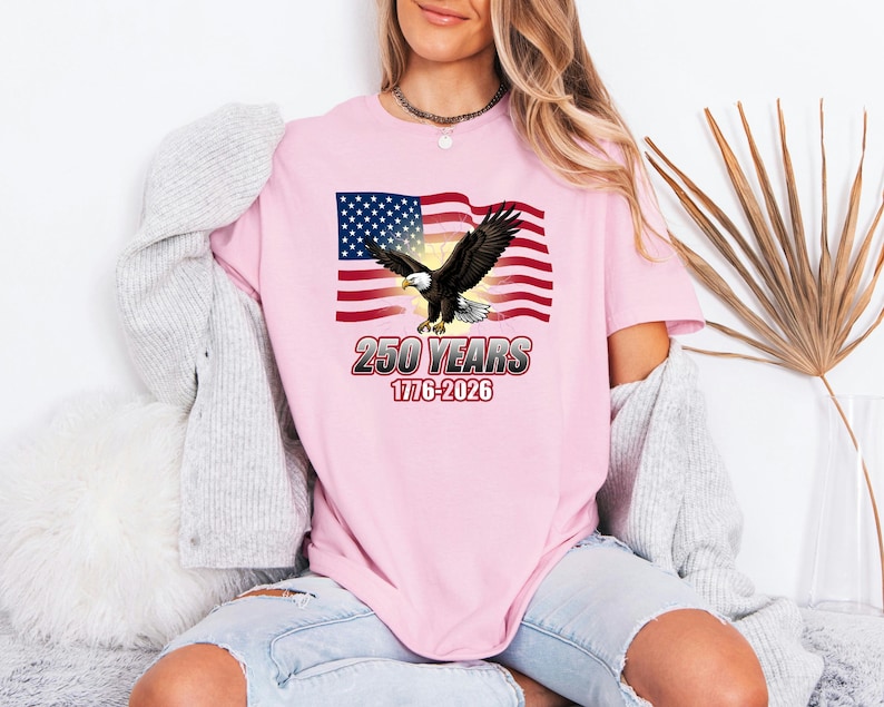 Retro Bald Eagle Top, America 250 T-Shirt, Vintage US Flag Gear, 1776-2026 Patriot Tee, Fourth Of July Present For Dad Patriot Tee immagine 3