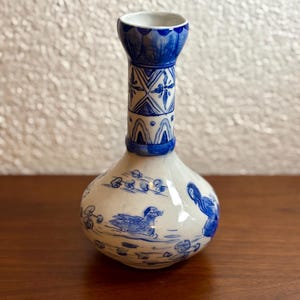 Vintage Chinese Garlic Neck Vase - Hand-painted Blue & White Ducks