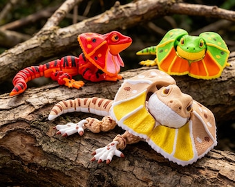 3D Printed Articulated Frilled Lizard Toy, Flexible Reptile Desk Decor, Colorful Collectible Figure