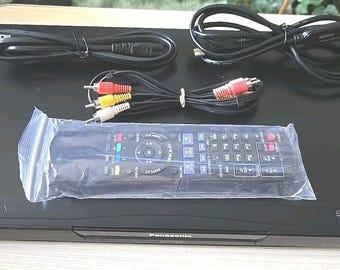 Panasonic dmp-bd605 Blu-Ray Player with Remote, hdmi & RCA Cables