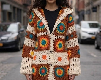 Cappotto all'uncinetto fatto a mano con motivo a quadrati della nonna / Giacca lunga in maglia stile boho / Capospalla taglie forti