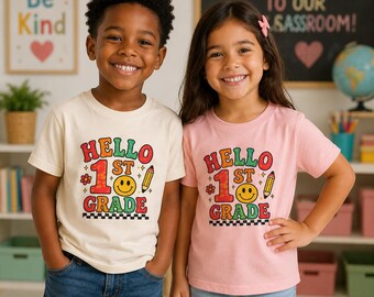 レトロなスマイリーフェイスの1年生Tシャツ、おしゃれな新学期コーデ、子供用コットンTシャツ