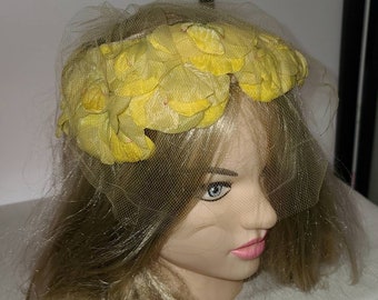 Vintage Floral Hat 1950s Bright Yellow Floral Open Ring Hat Fine Net Veil Rockabilly Pinup Wedding