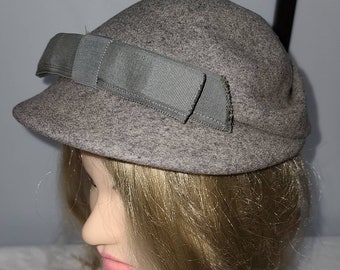 Vintage 1940s Hat Gray Wool Felt Hat Large Bow Merrimac Hat Co. Rockabilly 20.5 in.