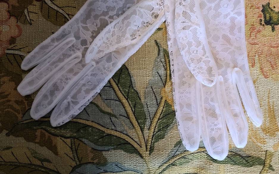 1950s lace gloves
