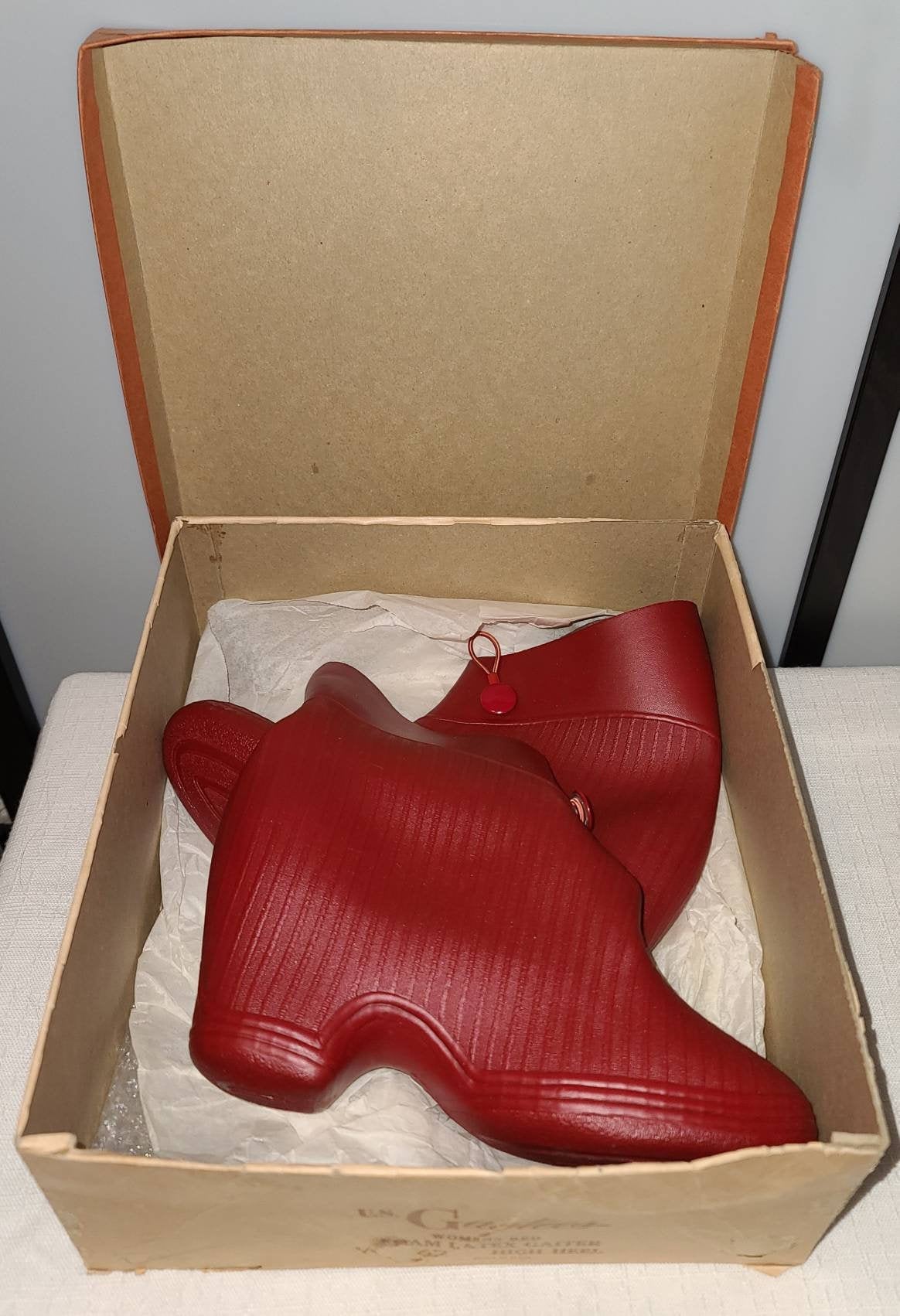Vintage 1940s Galoshes Gaytees Cherry 