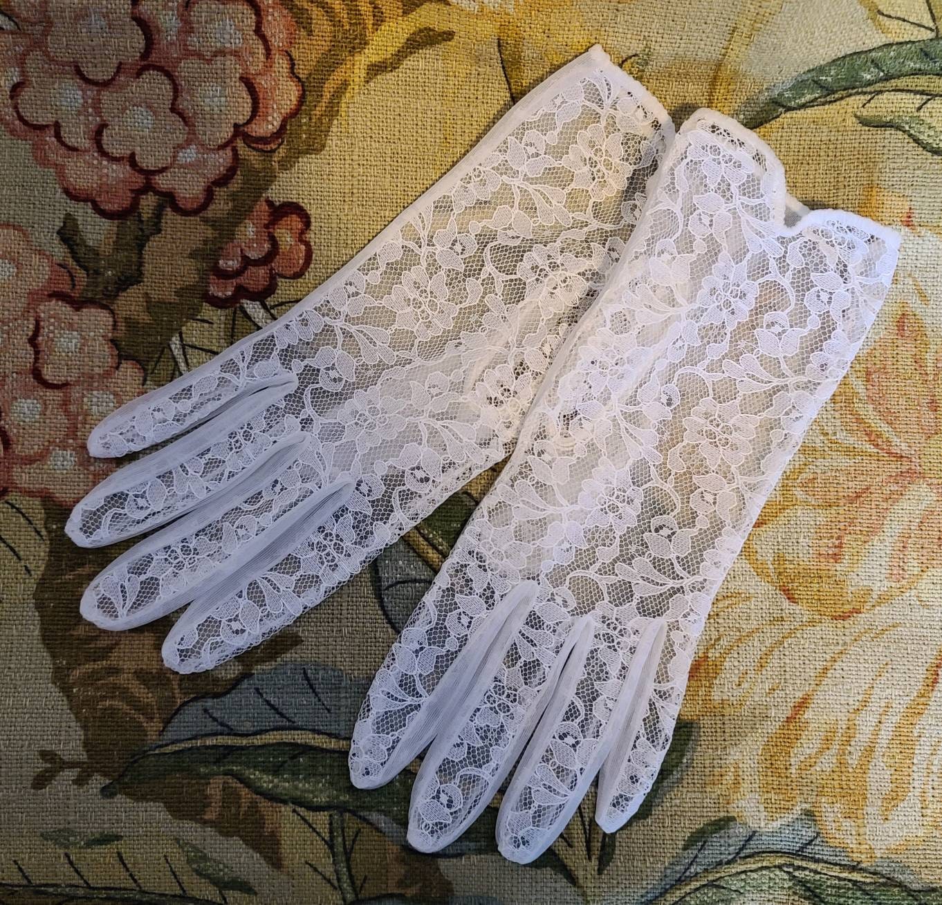 1950s lace gloves