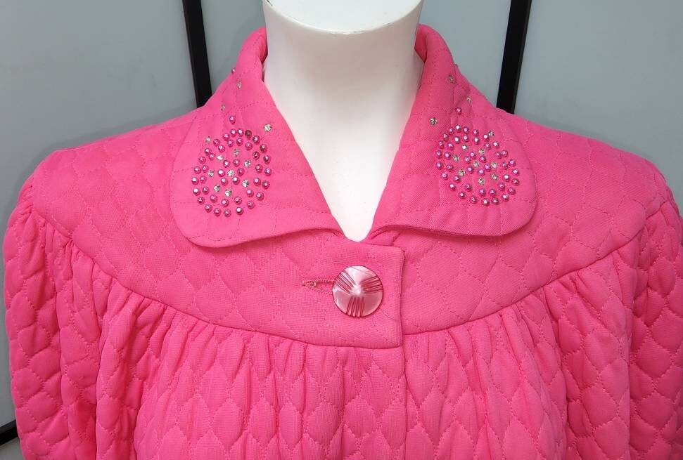 Vintage Nylon Robe 1950s 60s Hot Pink Quilted Nylon Robe Housecoat