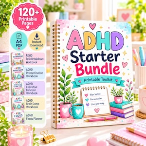 Puede incluir: Un kit de herramientas imprimible ADHD Starter Bundle con encuadernación en espiral, una portada colorida con el texto ADHD Starter Bundle, un bloc de notas con el texto Plan better, Focus easier, Live your way, plantas, una taza y un bolígrafo rosa.