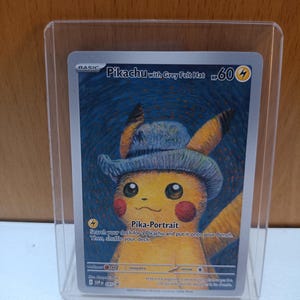 Pikachu with Gray Felt Hat Proxy Card SVP EN 085 | Van Gogh Museum Pokémon Fan Art Card, TCG Replica for Display, Includes Toploader.
