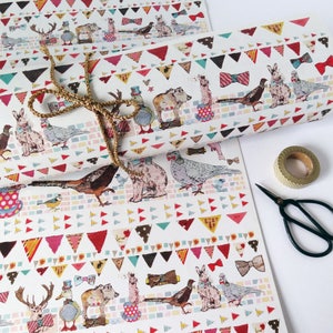 Carta da regalo, carta ecologica eccentrica, design di animali britannici, carta da regalo riciclata, cappelli a bombetta e papillon, uccelli britannici, prodotto nel Regno Unito