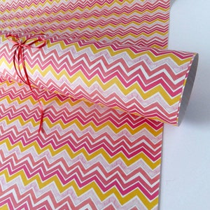 Jeden Anlass Geschenkpapier. Drei Bögen. Geschenkverpackung. Recycelte Geschenkverpackung. Rosa Zick Zack
