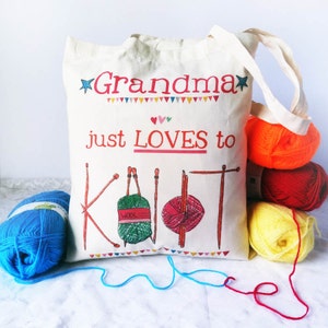 Personalised Knitting Bag, Knitting Gift, Knitters, Mother's day, Knitter, Yarn Bag, Mom Gift, Knitting Project Bag, Knit, knitting bag Just loves to knit
