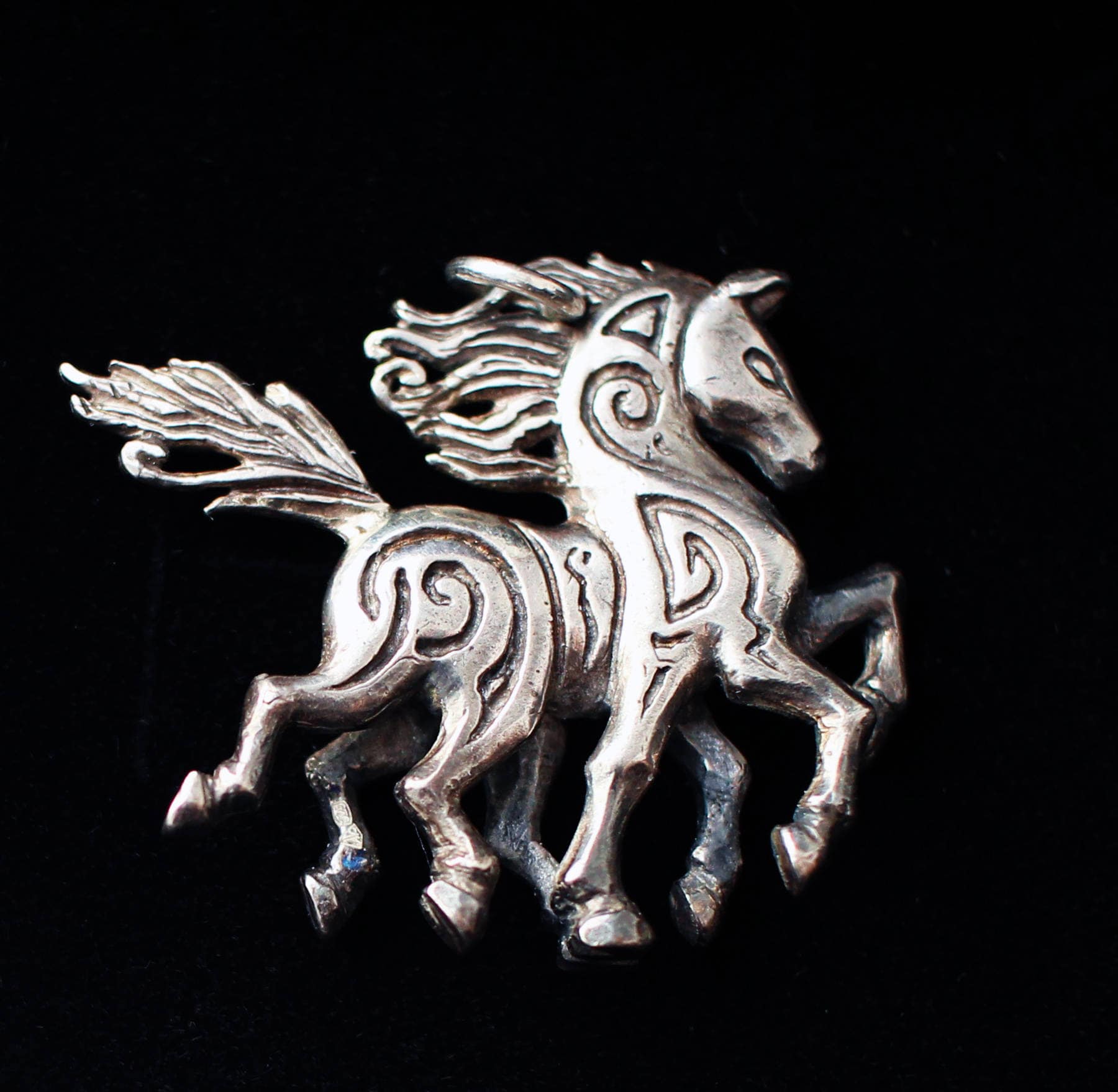 Sleipnir pendant deals