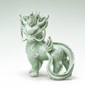 Scultura orientale in porcellana raffigurante un Qilin: serena bestia mitologica cinese, simbolo di armonia per soggiorno, studio e inaugurazione della casa / Ispirata al Tao